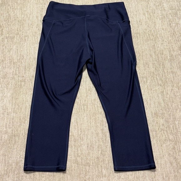 1X Under Armour Leggings Navy Blue Womens Compression Heat gear Capri - Picture 5 of 5